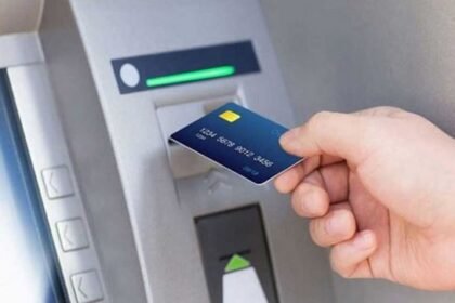 Cách Rút Thẻ ATM An Toàn Nhanh Chóng