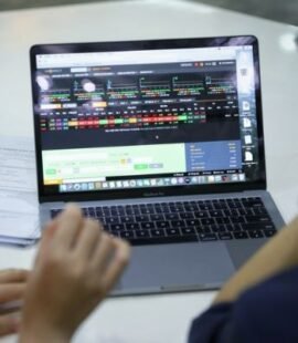 giai dap chua du 18 tuoi co dang ky tai khoan chung khoan