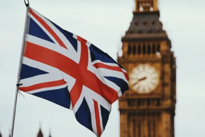 Chứng minh tài chính du học Anh 2025